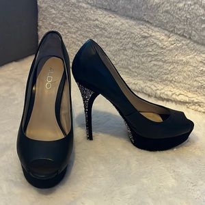 Aldo, size 7, black pumps. Good condition.